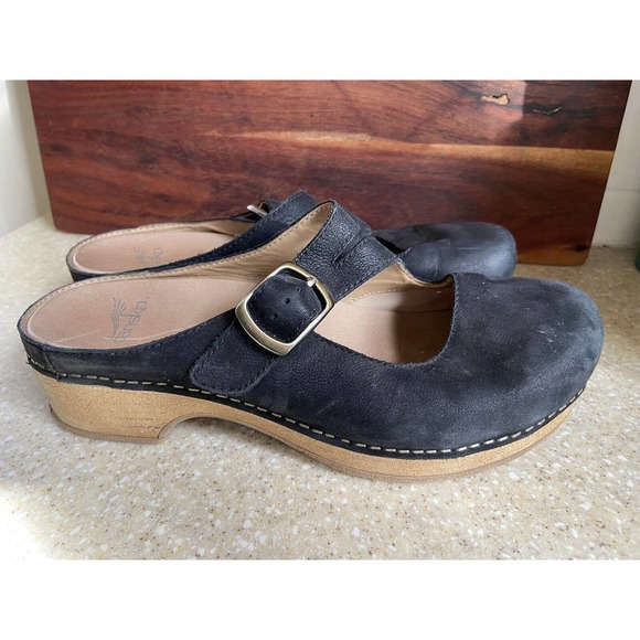 Dansko Britney Women's Size 39 8.5-9 US Burnished Black Nubuck Buckle Mule Clogs